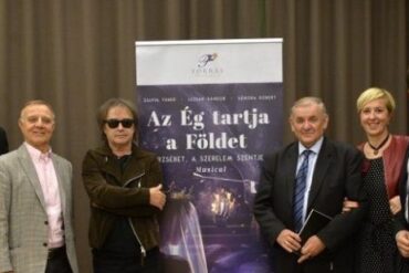 Fotó: Az Ég tartja a Földet