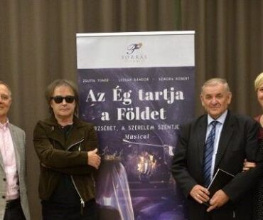 Fotó: Az Ég tartja a Földet